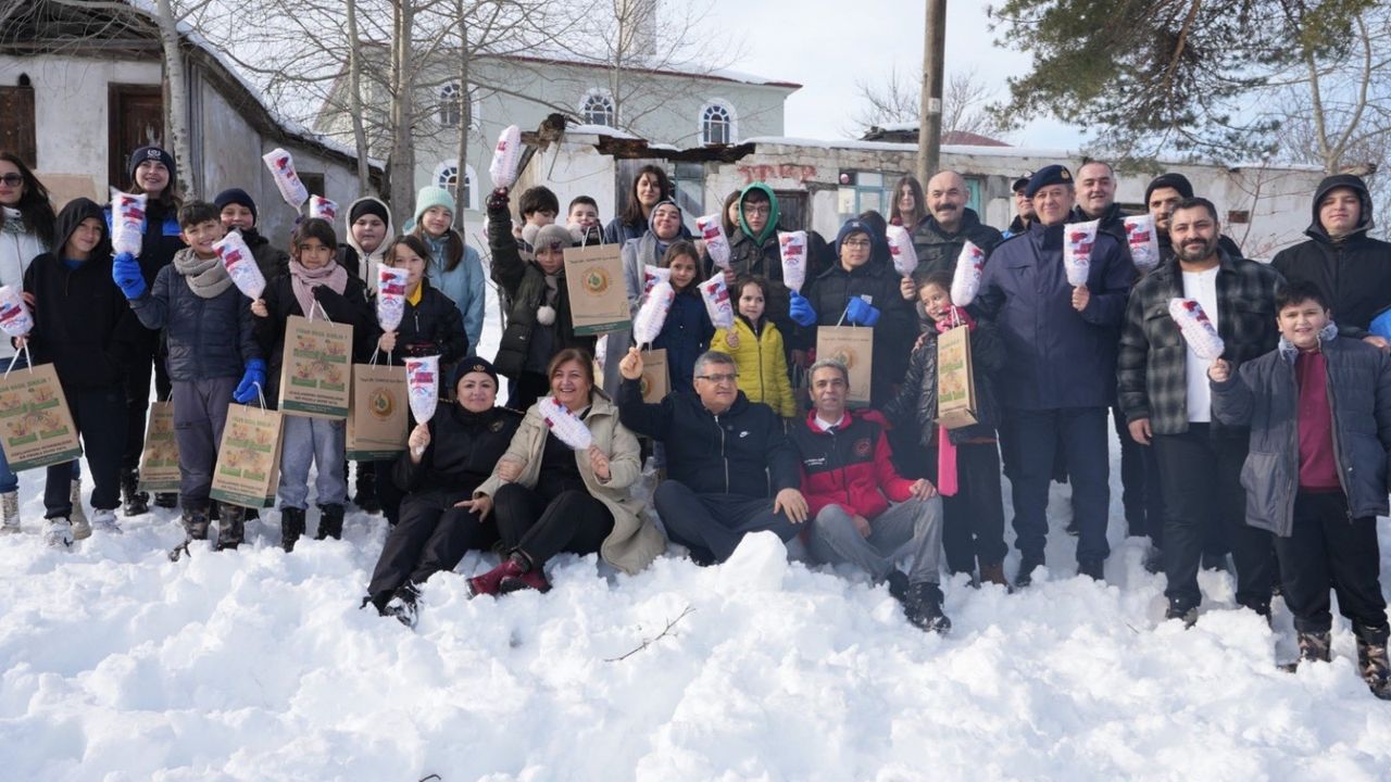 Sinop Valisi Özarslan Çocuklarla Kartopu Etkinliğine Katıldı