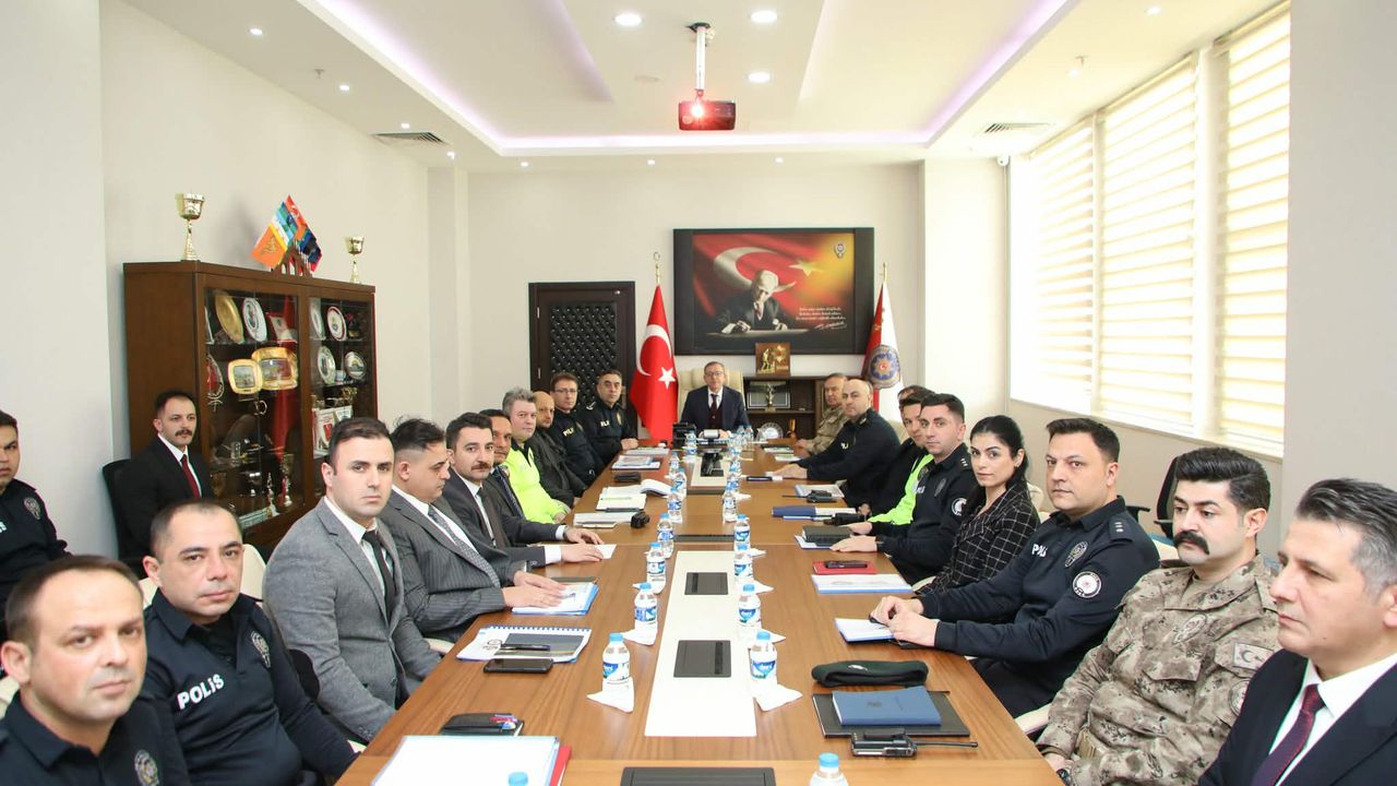 Kars Valisi 2025 Güvenlik Değerlendirmesi ve 2026 Stratejilerini Açıkladı