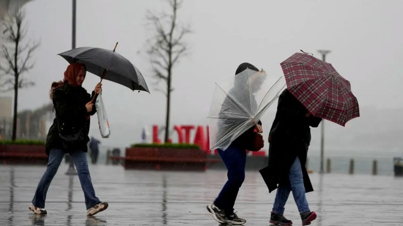 Kuvvetli Yağış ve Fırtına Uyarısı: Ege ve Akdeniz Alarmda