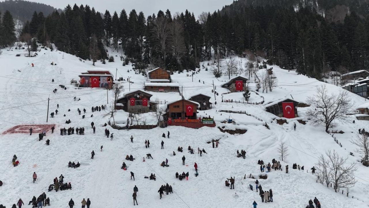 18. Kardan Adam Kış Festivali Ayder’de Yoğun Katılımla Başladı