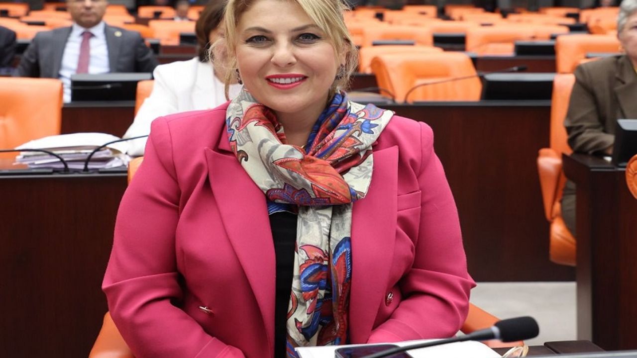 CHP’li Gezmiş’ten Emekli Nöbetinde 7. Gün: Maaşlar Hak, Mücadele Sürüyor