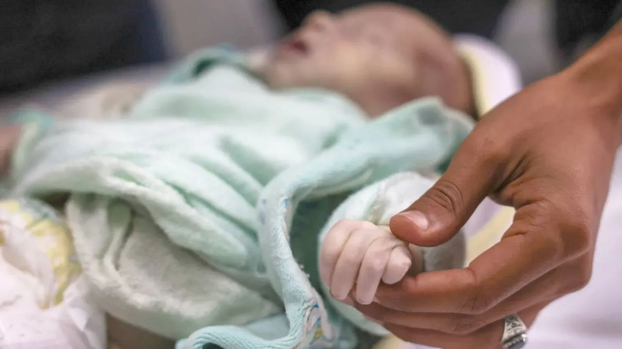 Gazze’de 12 Günlük Bebek Soğuktan Hayatını Kaybetti