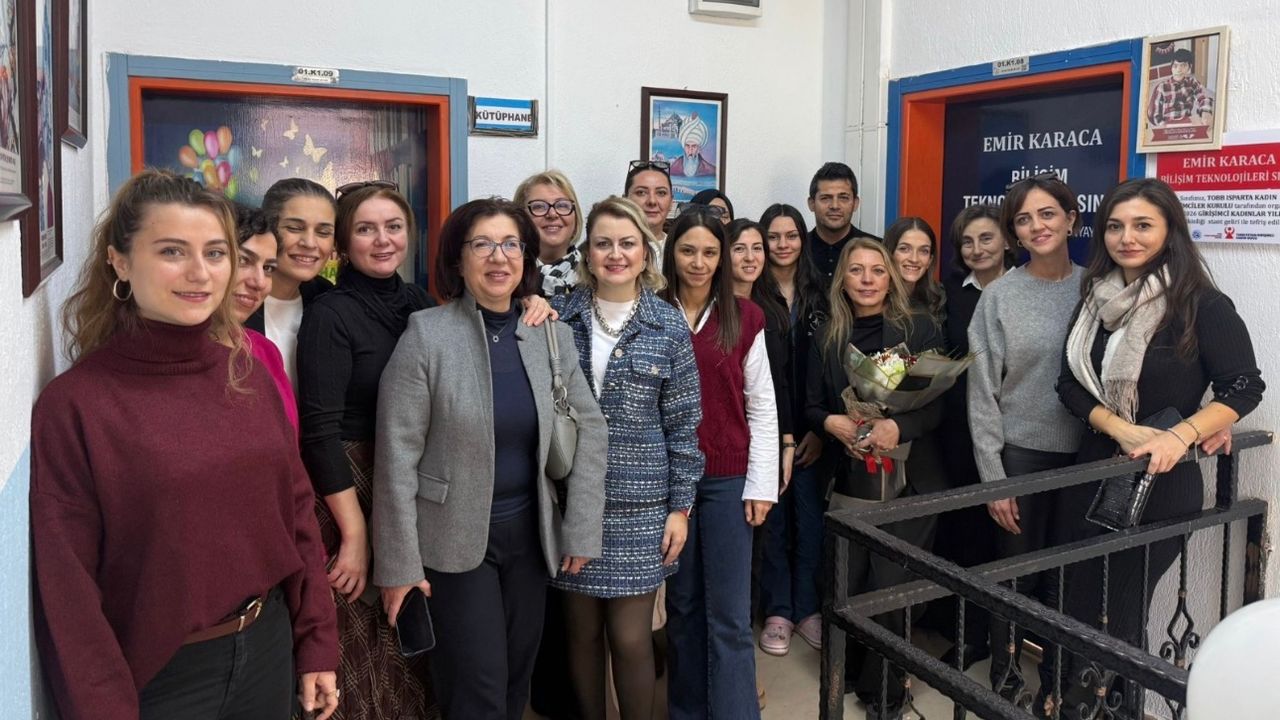 TOBB Isparta Kadın Girişimcilerden Emir Karaca Bilişim Sınıfı