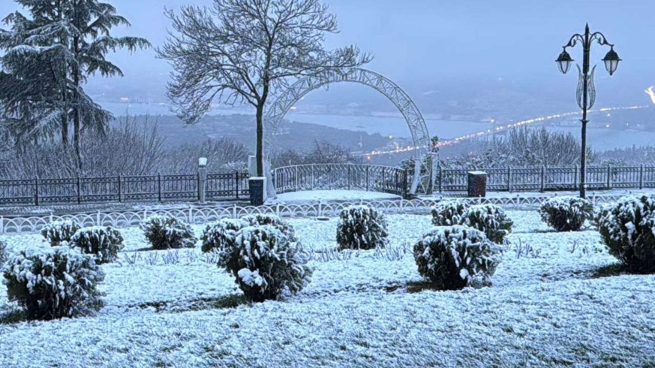 İstanbul’da Kar Yağışı Avrupa ve Anadolu Yakası’nı Etkiledi
