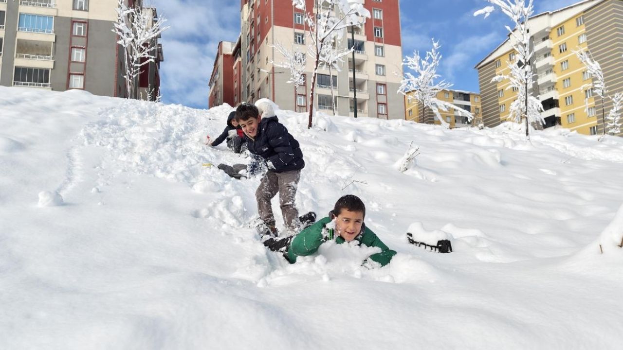 Elazığ’da Kar Nedeniyle Eğitime Bir Gün Daha Ara Verildi