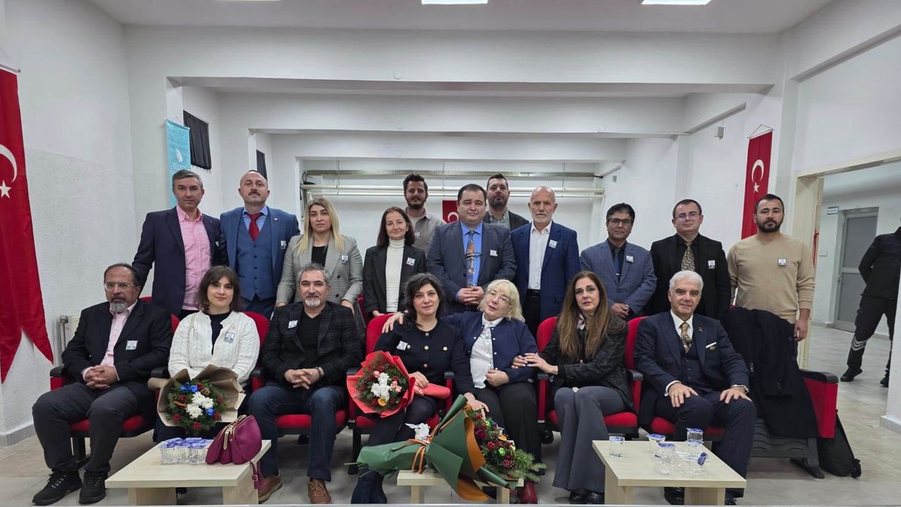 Düzce Üniversitesi Konferans Salonuna Dr. Celalettin İçmeli’nin Adı Verildi