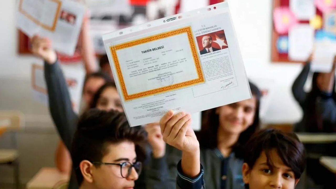 2025-2026 Eğitim Yılı Birinci Dönemi Karnelerle Tamamlanıyor