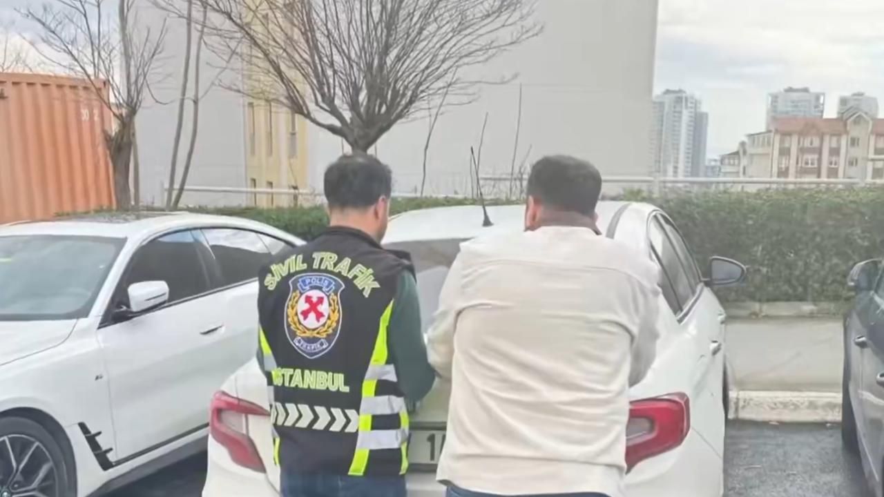 İçişleri Bakanı Yerlikaya Trafik Güvenliğini Tehdit Eden Sürücü Hakkında Adli İşlem Başlattı