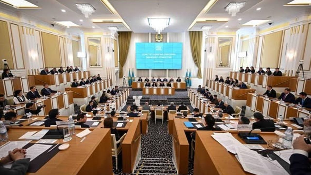 Kazakistan Yeni Anayasa Taslağı İnsan Haklarını Merkeze Alıyor