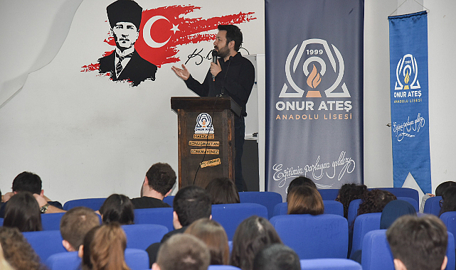 Atakum Belediyesi Lise Öğrencilerine E-Atık Semineri Verdi