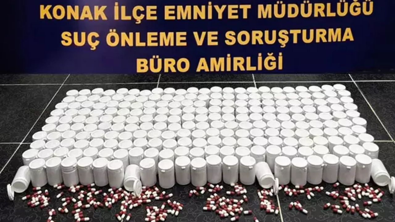 İzmir’de Büyük Uyuşturucu Operasyonu: 450 Bin Hap ve Kokain Ele Geçirildi