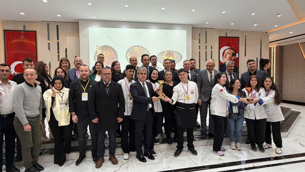 Adana Nezihe Yalvaç Lisesi Gastronomi Yarışmasında Türkiye Finaline Yükseldi