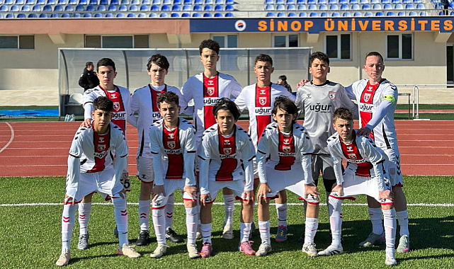 Samsun Uğur Okulları Futbol Takımı Türkiye Yarı Finallerinde