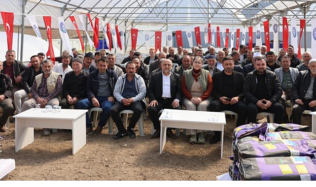 Vezirköprü Belediyesi Çiftçilere 2 Ton Yonca Tohumu Dağıttı