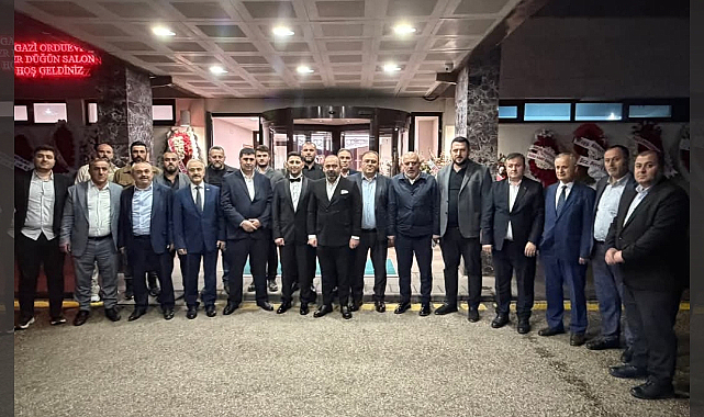 Kavak AK Parti İlçe Başkanı genç çiftin düğününe katıldı