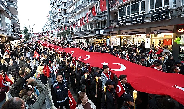 Samsun’da 1919 metrelik Türk Bayrağı ile 19 Mayıs yürüyüşü