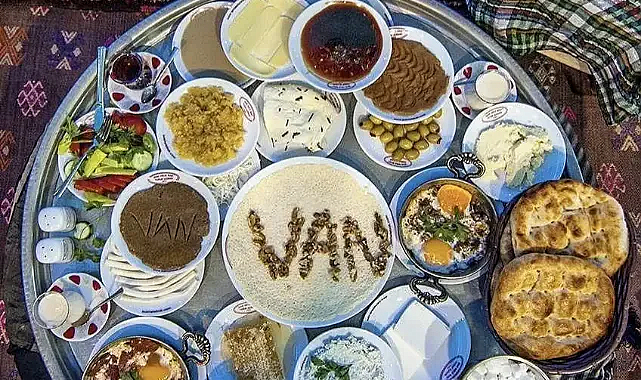 Van Kahvaltısı 7. Dünya Sofrasında Binlerce Kişiyi Buluşturdu