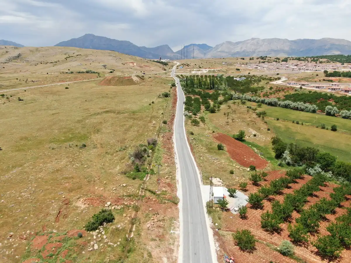 Malatya’da 6,5 kilometrelik yol mahallelerin ulaşım sorununu çözdü