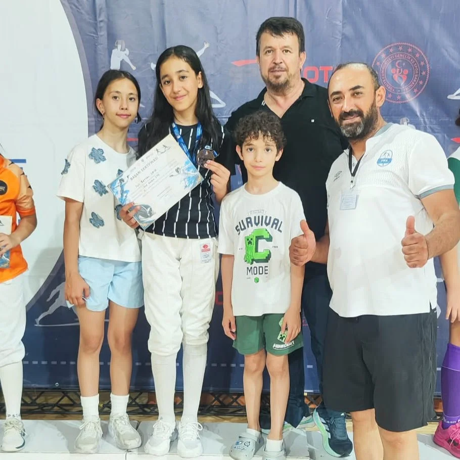 Elazığlı eskrimci Elif Reyyan Kaya Türkiye üçüncüsü oldu