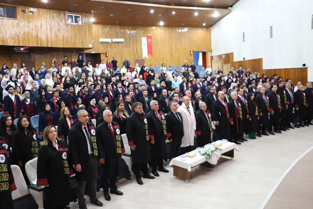 Fırat Üniversitesi’nde derece ödülleri sahiplerini buldu