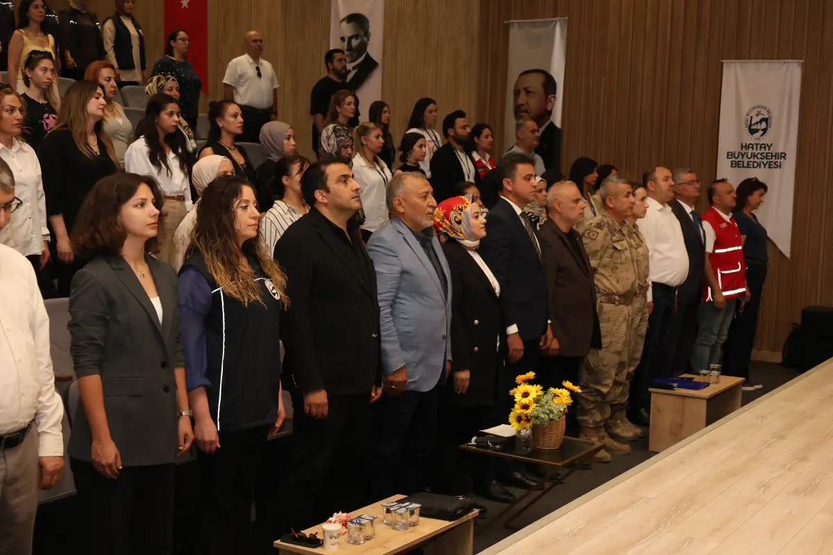 Hatay’da koruyucu aile paneli: Çocukların gelişimine vurgu