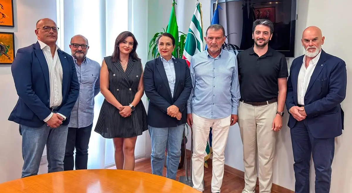 Deniz-İş ve İtalyan sendika Roma’da iş birliği imzaladı