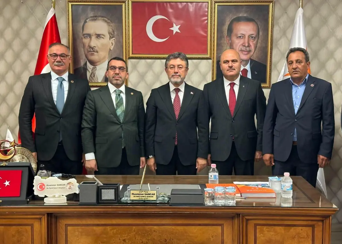 Bakan Yumaklı Kars’ta teşkilat üyeleriyle buluştu