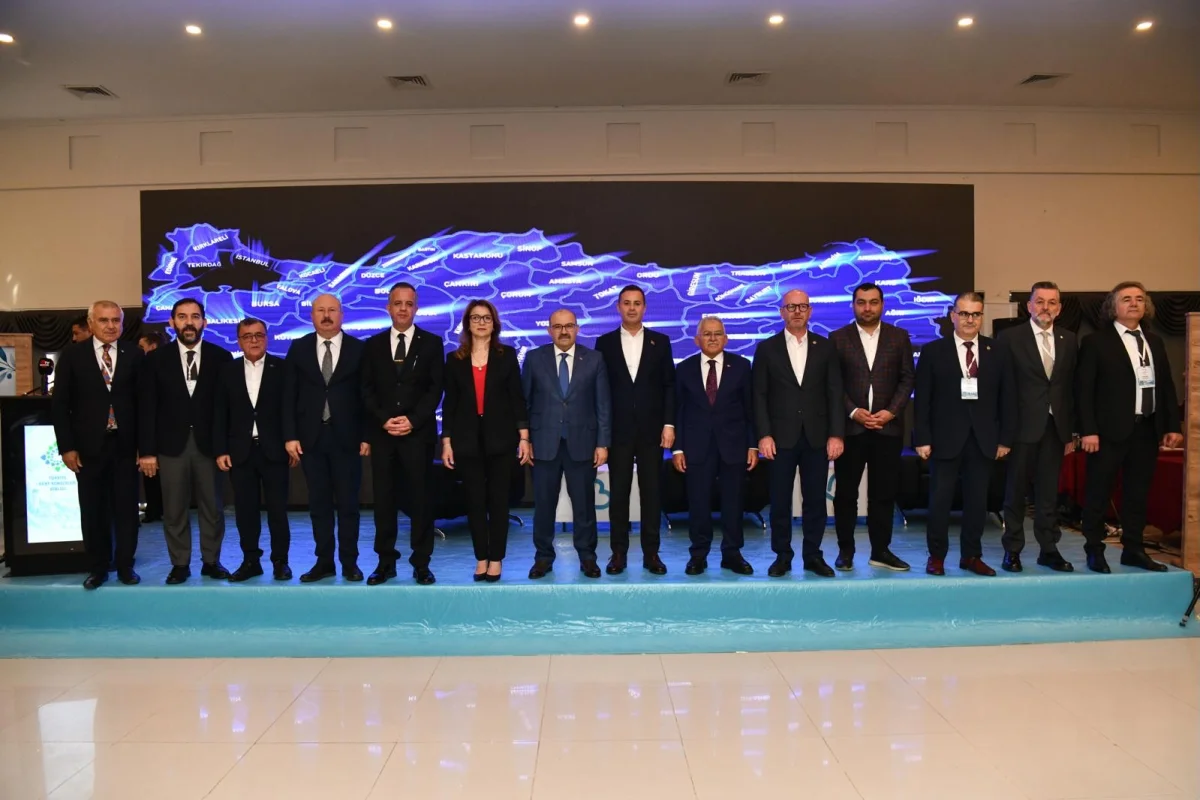 Türkiye Kent Konseyleri Birliği başkanlığını Özden devraldı