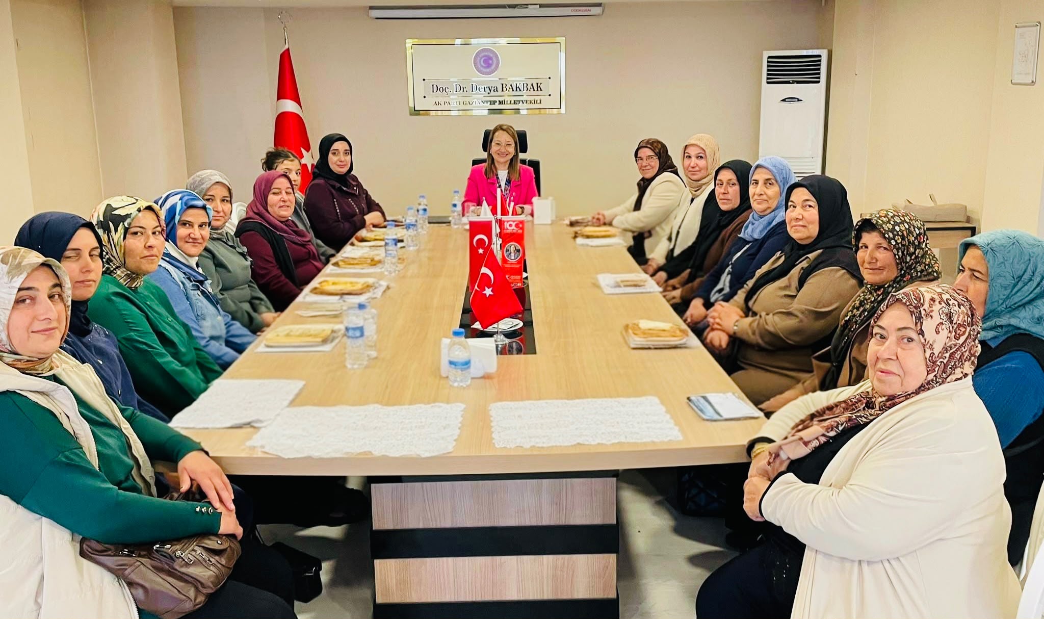 DERYA BAKBAK TEŞKİLAT ÇALIŞMALARINA ARALIKSIZ DEVAM EDİYOR