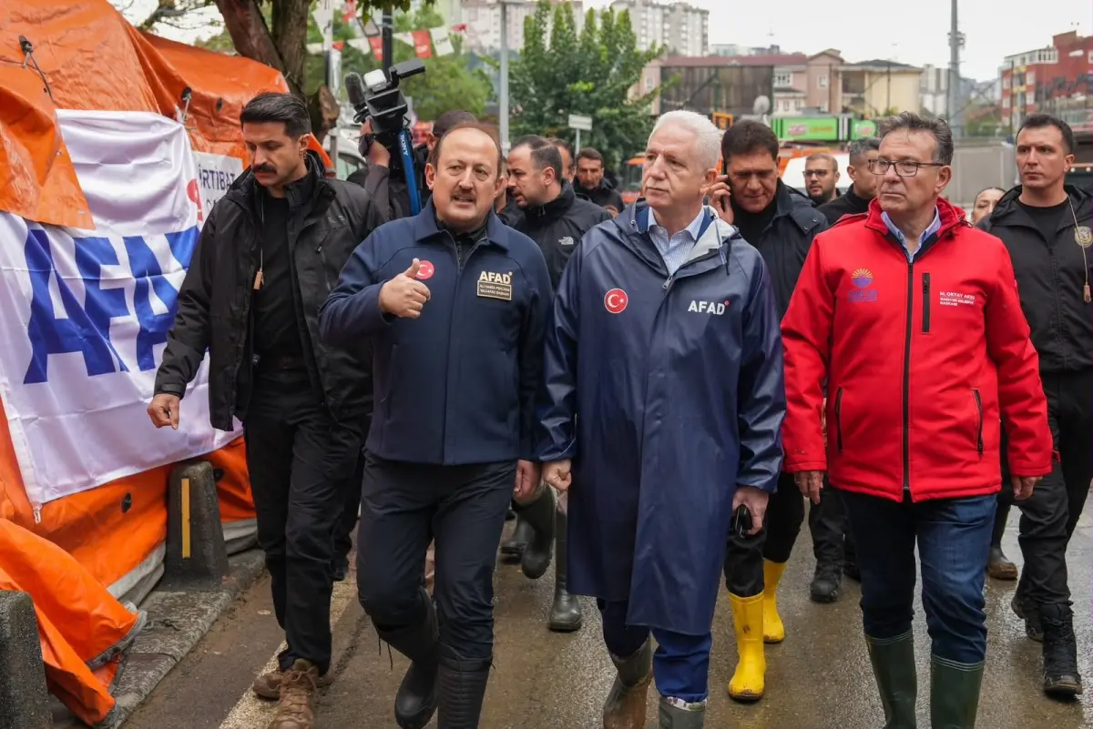 AFAD Başkanı Pehlivan Sarıyer’de sel bölgesini inceledi
