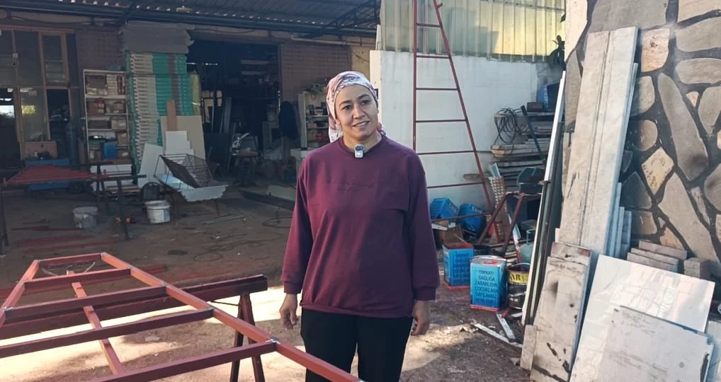 Aydın’da eşi işsiz kalınca mobilya atölyesi kurdu