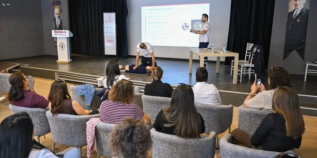 Bornova Belediyesi çocuklara ilk yardım eğitimi verdi