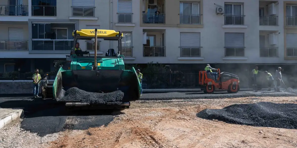 Bornova’da toprak alan otopark ve yeni yola dönüşüyor