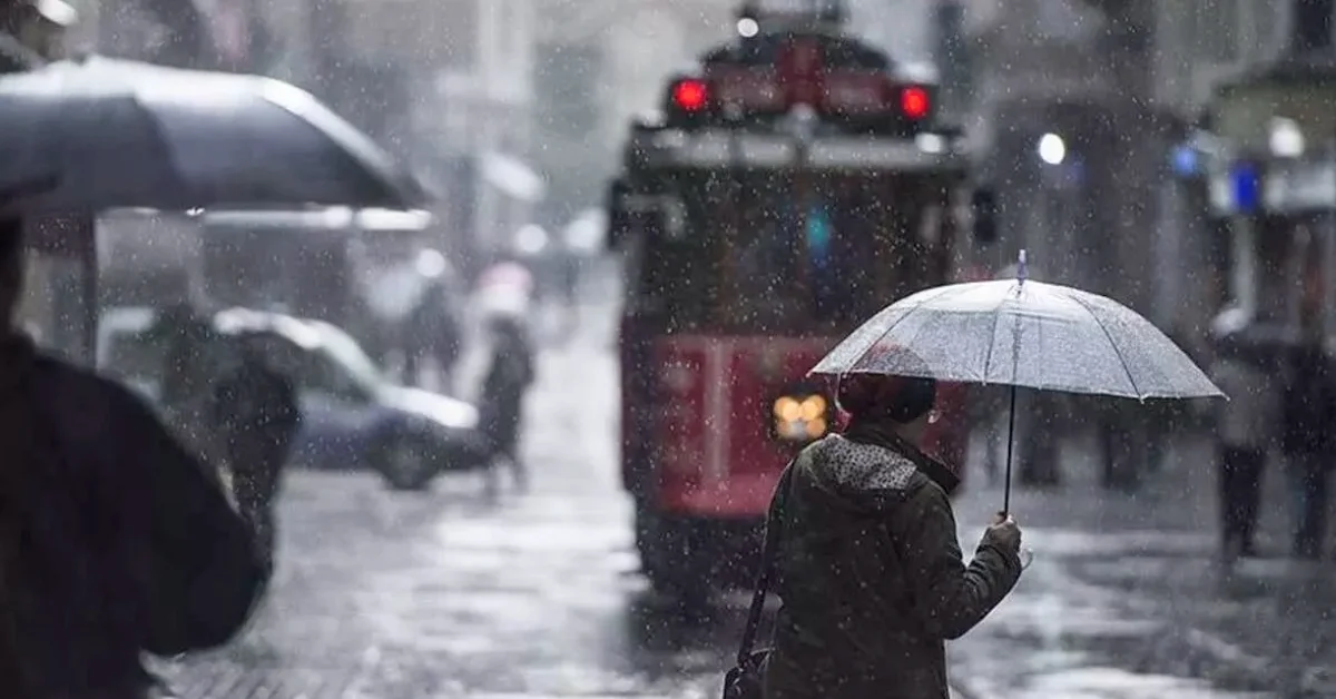 İstanbul’da rekor yağış: 3 ölü, 4 kayıp, eğitime ara
