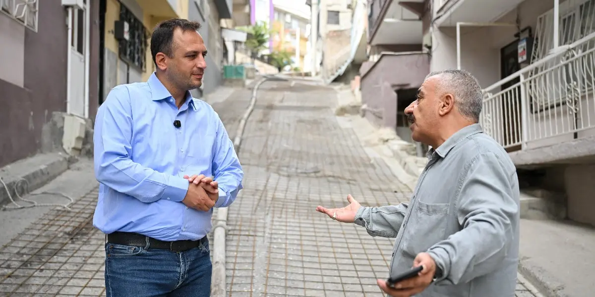 Bornova’da yaya sokağına kaydırmaz beton