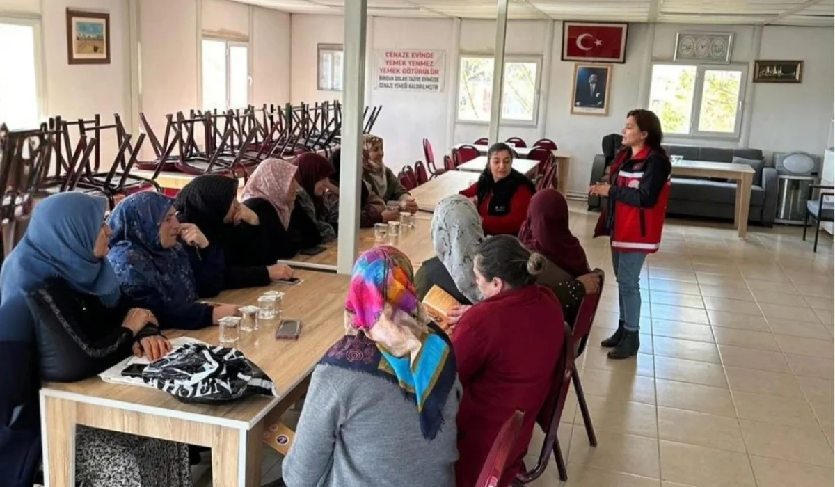 Kars’ta kadınlara yönelik şiddet bilgilendirmesi yapıldı