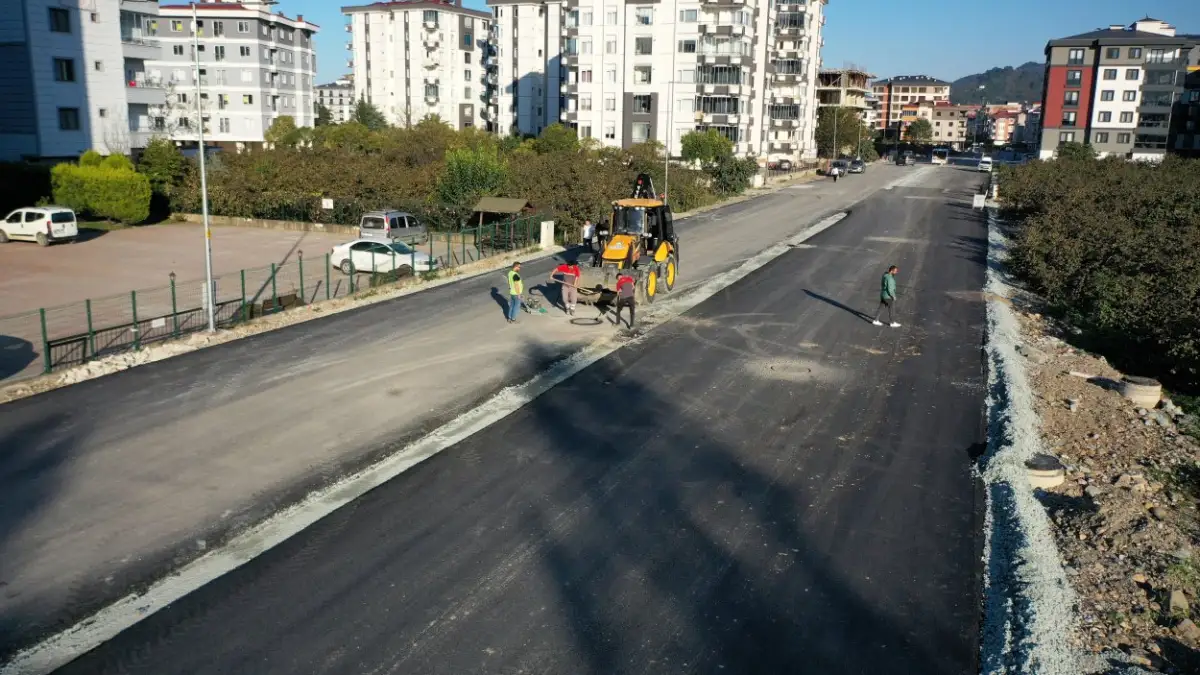 Ordu’da 2 kilometrelik yolda sıcak asfalt çalışması