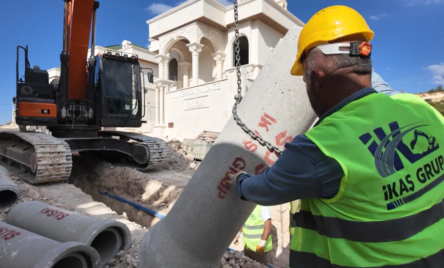 ŞUSKİ, Şanlıurfa’da iki mahallede kanalizasyon hattı döşüyor